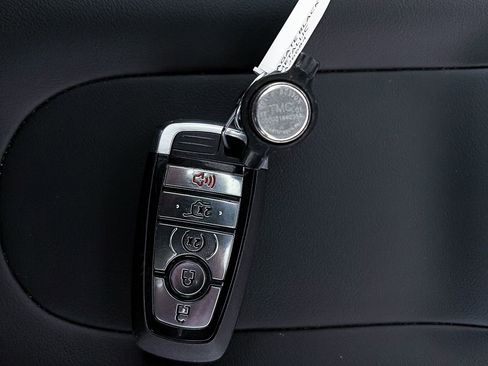 Used 2025 Ford Expedition Max Platinum image 33