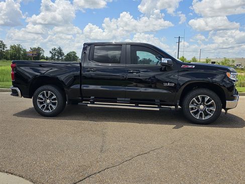 New 2025 Chevrolet Silverado 1500 LT image 3
