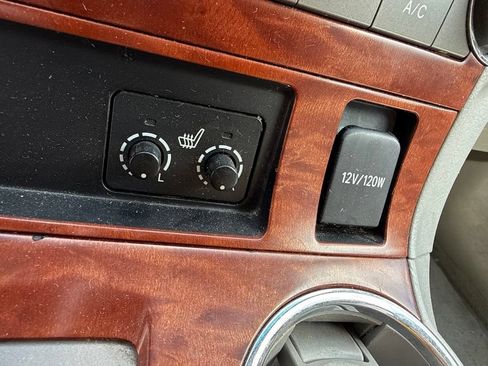 Used 2010 Toyota Highlander Limited AWD/4WD image 14