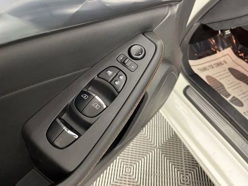 Used 2023 Nissan Maxima SR w/ Sport Mat Group FWD image 33