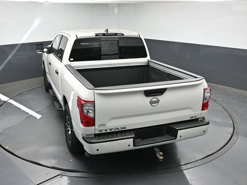 Used 2024 Nissan Titan SV w/ SV Convenience Package image 31