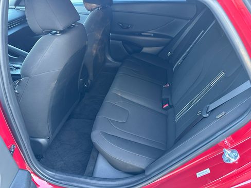 Used 2025 Hyundai Elantra Sport image 26