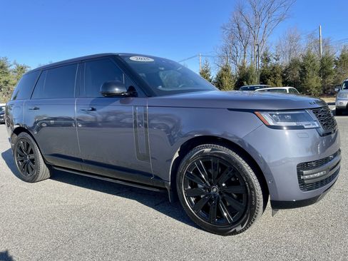 Used 2025 Land Rover Range Rover Long Wheelbase SE image 3