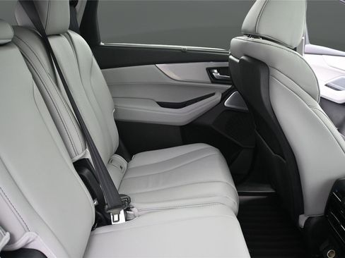 Certified 2026 Acura MDX FWD w/ Technology Package image 24