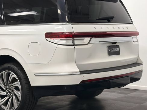 Certified 2023 Lincoln Navigator L Reserve AWD/4WD image 7