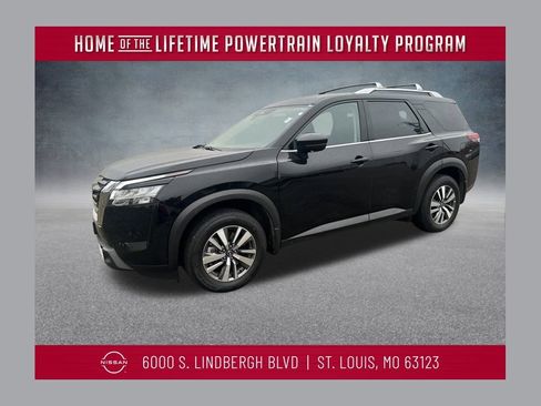 Used 2024 Nissan Pathfinder SL image 1