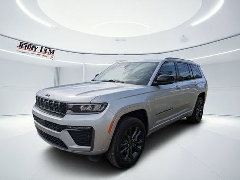 New 2026 Jeep Grand Cherokee L Limited AWD/4WD image 7