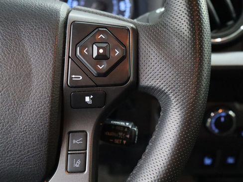 Used 2022 Toyota Tacoma TRD Sport image 15