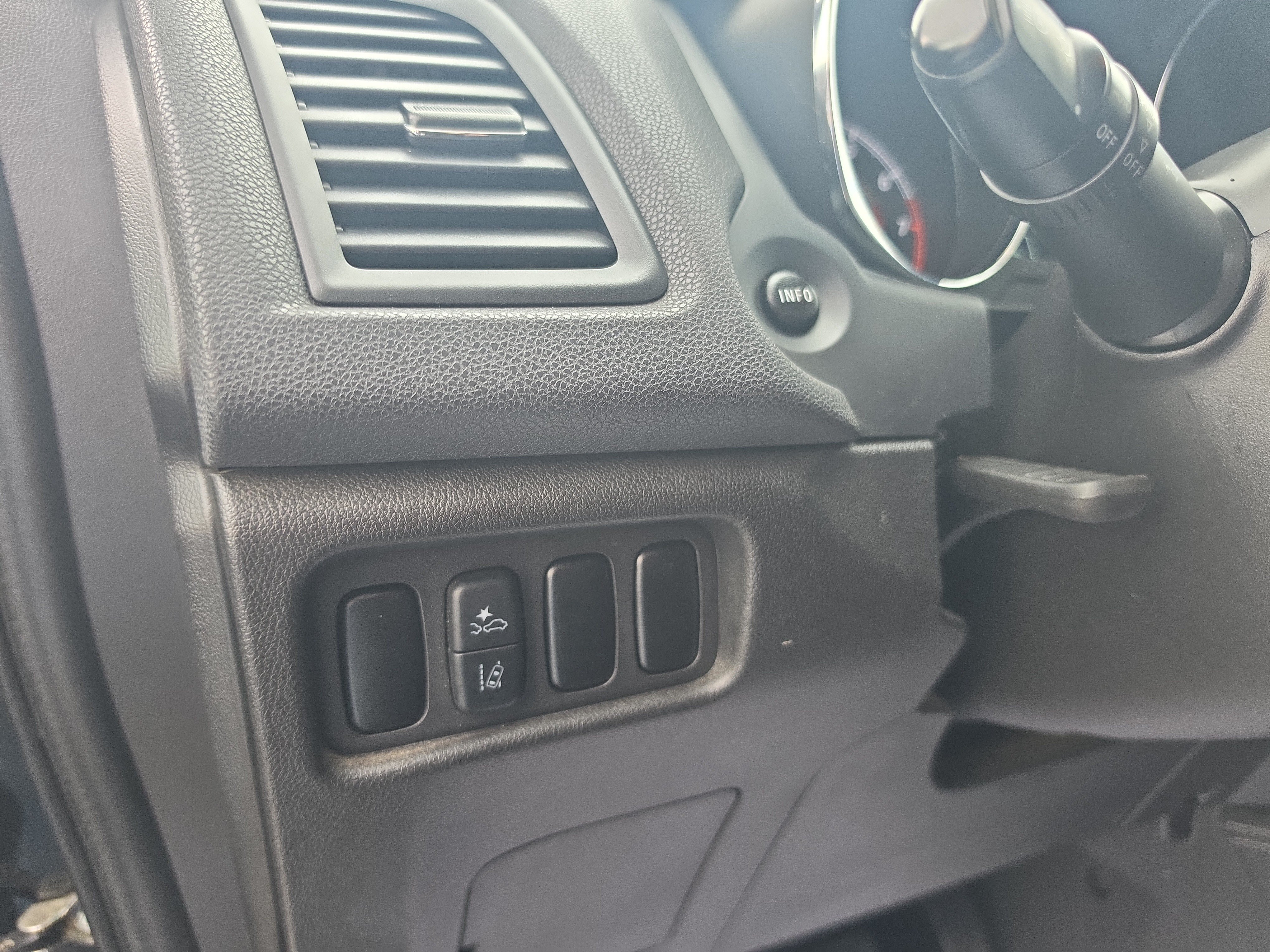 Used 2023 Mitsubishi Outlander Sport ES AWD/4WD image 18