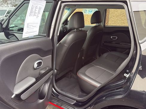 Used 2019 Kia Soul ! image 27