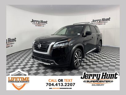 Used 2024 Nissan Pathfinder Platinum w/ Cargo Package