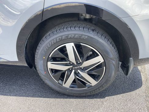 Certified 2023 Kia Sorento EX w/ Panoramic Sunroof Package FWD image 7