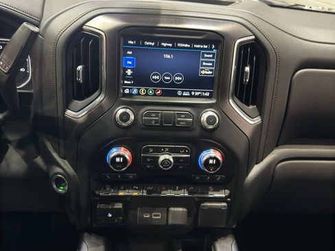 Used 2020 GMC Sierra 2500 AT4 w/ AT4 Premium Package image 34