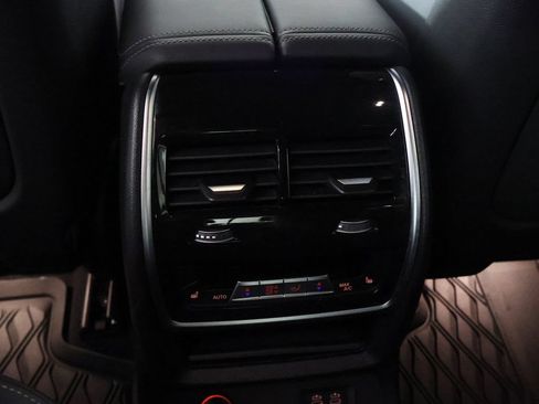 Used 2024 BMW X7 xDrive40i w/ M Sport Package AWD/4WD image 50