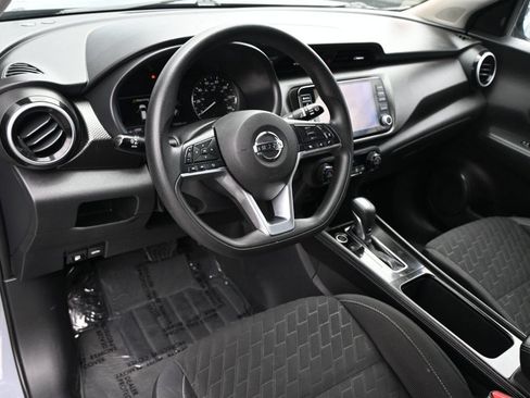 Used 2021 Nissan Kicks SV FWD image 10