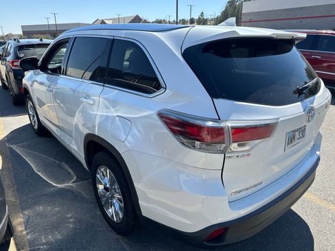 Used 2015 Toyota Highlander XLE image 3