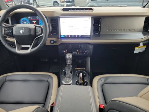 New 2026 Ford Bronco Big Bend w/ Black Diamond Package AWD/4WD image 11