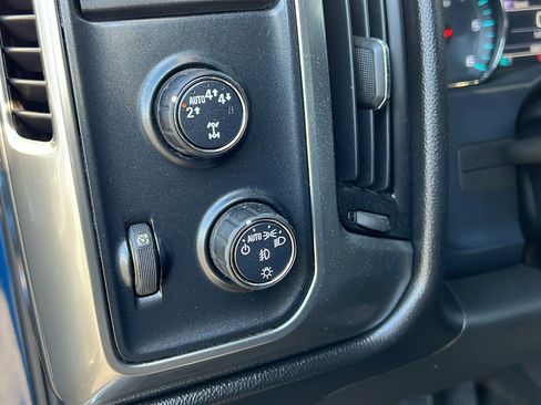 Used 2018 Chevrolet Silverado 1500 LT w/ All Star Edition image 27