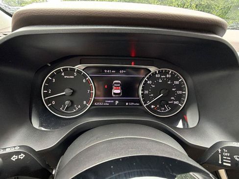 Used 2023 Nissan Rogue SV w/ SV Premium B Package FWD image 27