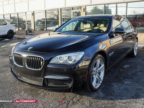 Used 2014 BMW 750Li w/ Executive Package image 3