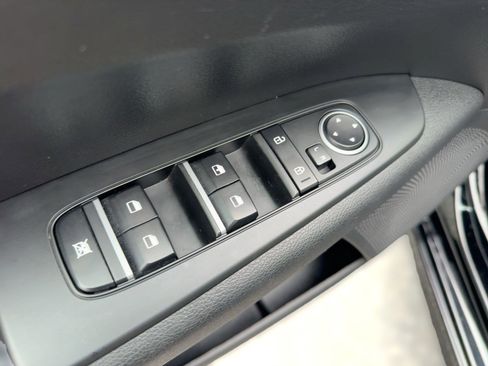 Used 2023 Kia Forte LXS image 21