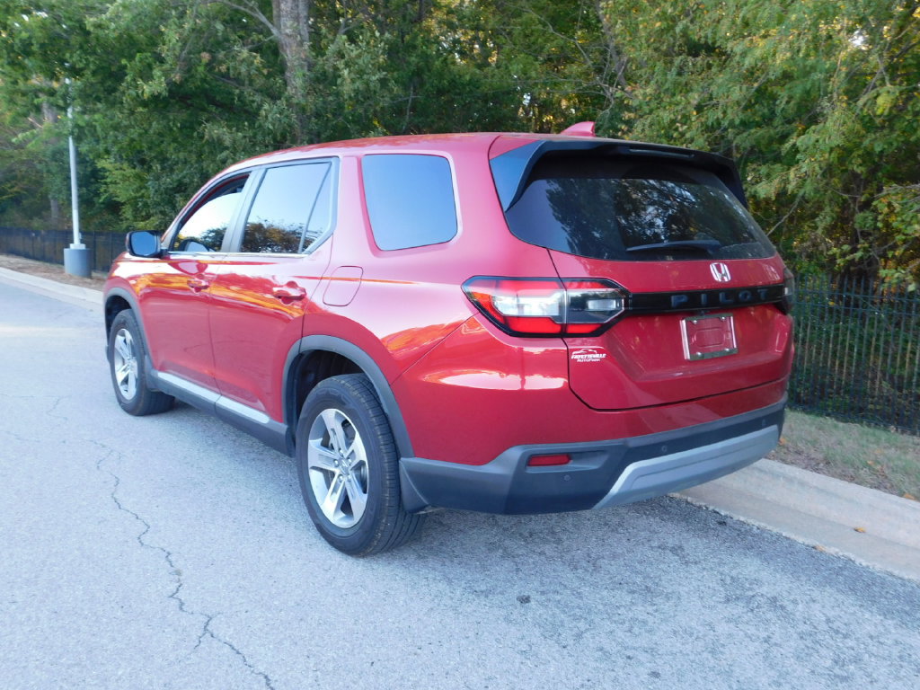 Used 2025 Honda Pilot EX-L image 3