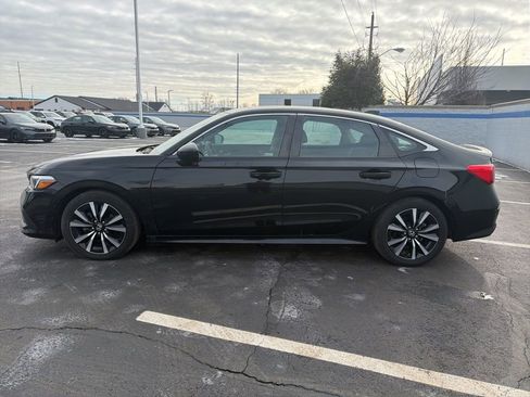 Used 2023 Honda Civic EX image 2