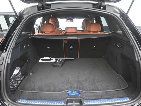 Used 2026 Mercedes-Benz GLC 300 image 2