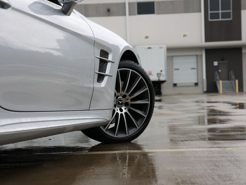 Used 2017 Mercedes-Benz SL 550 image 55