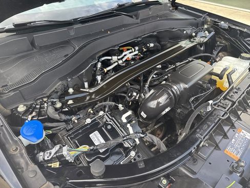 Used 2022 Ford Explorer Limited w/ Limited Technology Package image 34