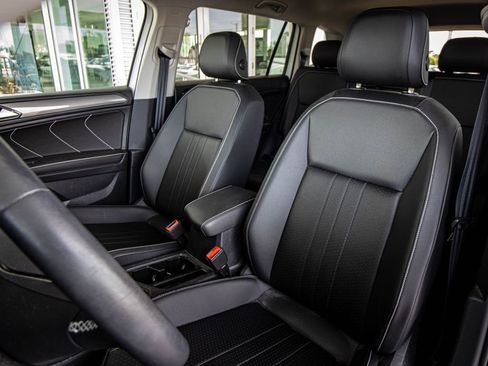 Used 2023 Volkswagen Tiguan SE image 24