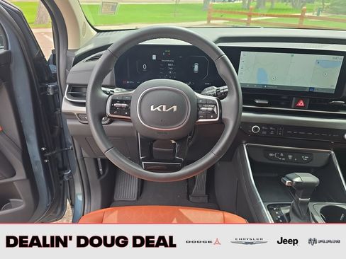 Used 2025 Kia Carnival SX FWD image 14