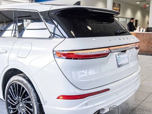 Used 2021 Lincoln Corsair Reserve w/ Equipment Group 201A image 14