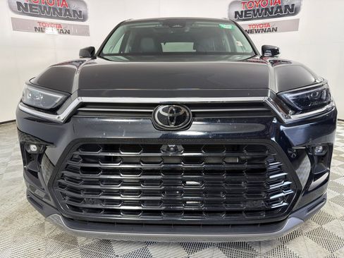 Used 2024 Toyota Grand Highlander AWD image 9