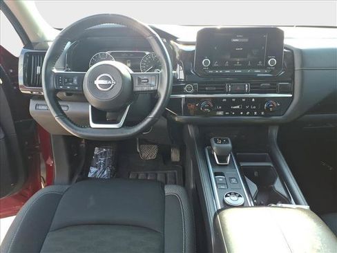 Used 2024 Nissan Pathfinder SV AWD/4WD image 34