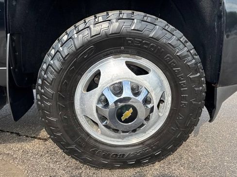 Used 2018 Chevrolet Silverado 3500 High Country AWD/4WD image 32