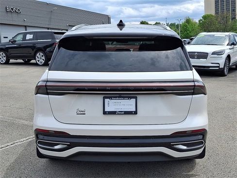 Certified 2025 Lincoln Nautilus Reserve AWD/4WD image 5