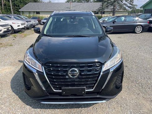 Used 2021 Nissan Kicks SV FWD image 2