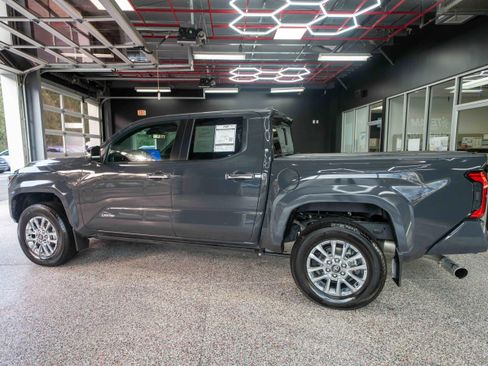 Used 2024 Toyota Tacoma Limited image 2