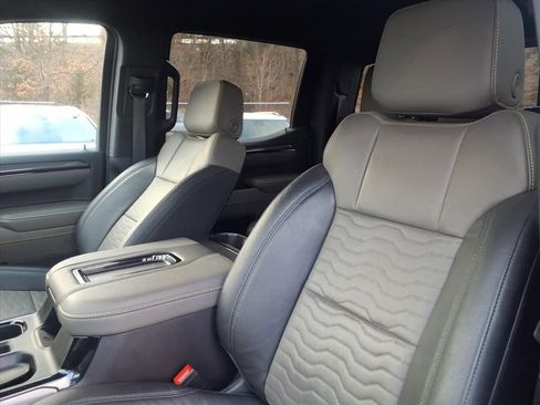 Used 2022 Chevrolet Silverado 1500 ZR2 image 13