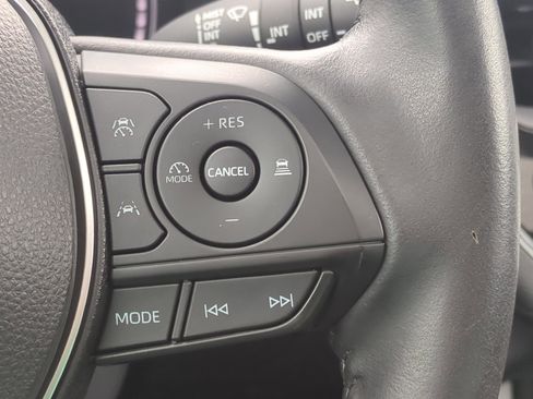 Used 2023 Toyota Corolla Cross XLE w/ Convenience Package FWD image 25