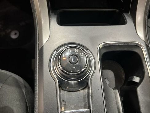 Used 2020 Ford Fusion SE FWD image 14