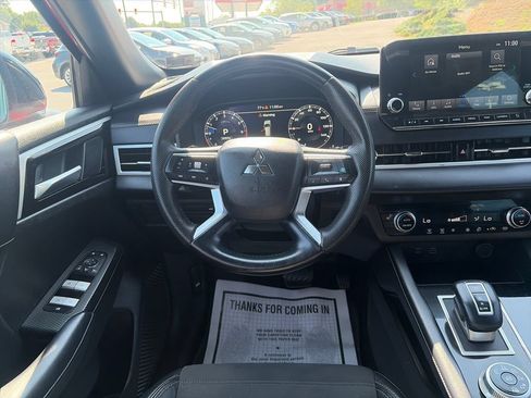 Used 2023 Mitsubishi Outlander SE Black Edition AWD/4WD image 13