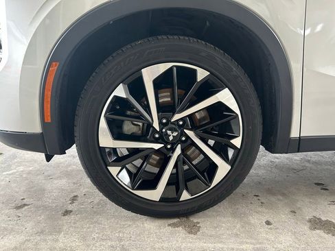 Used 2024 Mitsubishi Outlander SE FWD image 15