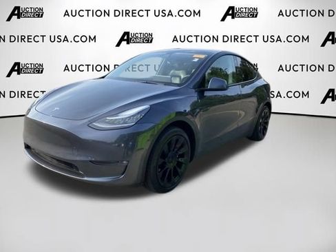 Used 2021 Tesla Model Y Long Range AWD/4WD image 1