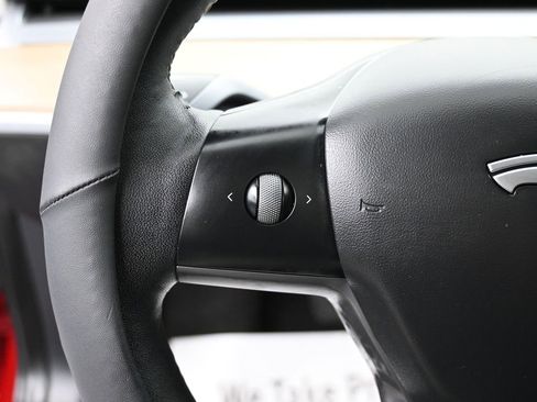 Used 2022 Tesla Model 3 Standard Range image 18