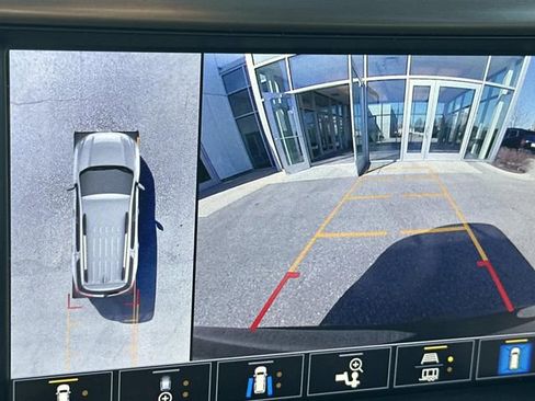 Used 2023 GMC Acadia AT4 w/ Technology Package AWD/4WD image 30