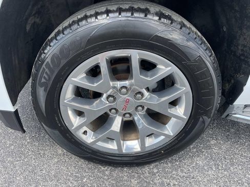 Used 2015 GMC Yukon XL SLT w/ Open Road Package RWD image 11