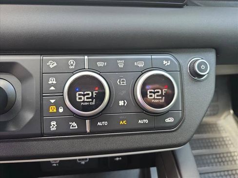 Used 2024 Land Rover Defender 110 X-Dynamic SE AWD/4WD image 21