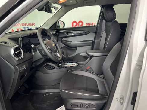 New 2026 Chevrolet TrailBlazer LT w/ Convenience Package FWD image 9